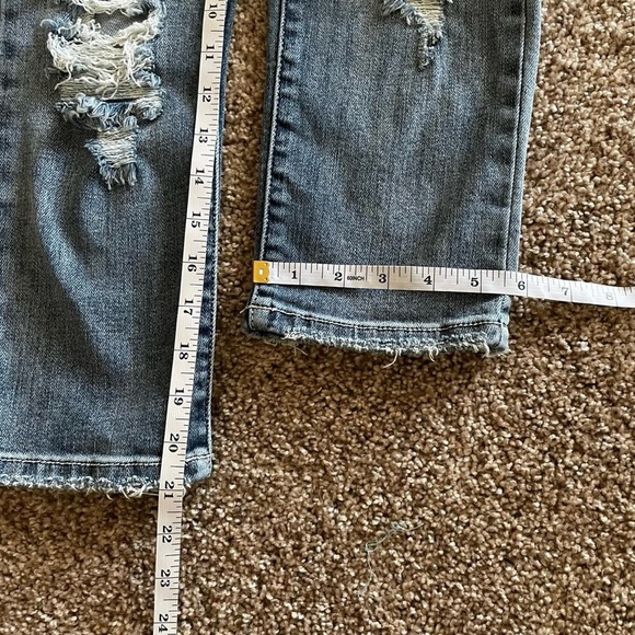 Judy Blue Skinny Fit Capri Cropped Jeans Women’s 26 Blue Distressed Mid Rise EUC - Picture 10 of 12